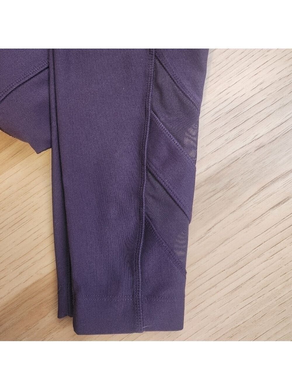 MONDETTA SIDE POCKET TIGHT WITH MESH TRIM DETAILS / LEGGING - EUC - SIZE SMALL - Picture 3 of 5